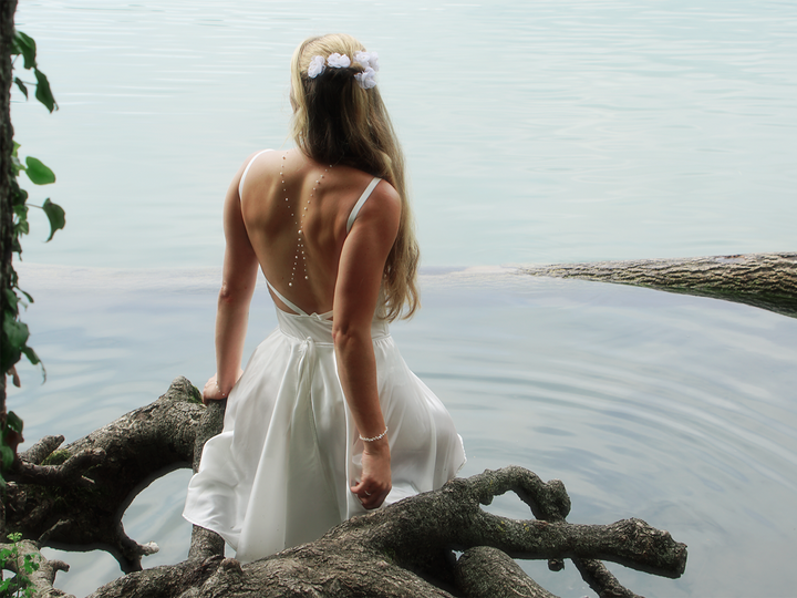 Aimée - Back Necklace with Floating Pearls Bridal