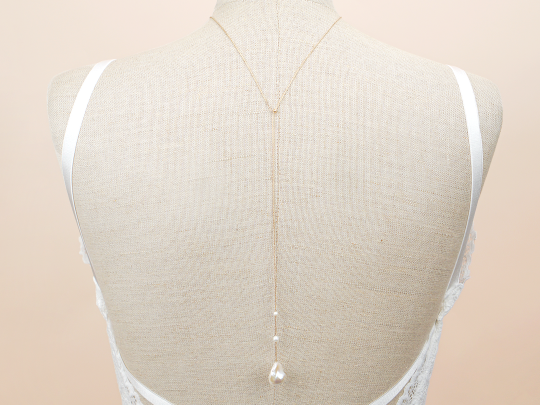 Caroline - Gold back Necklace and Baroque pearl