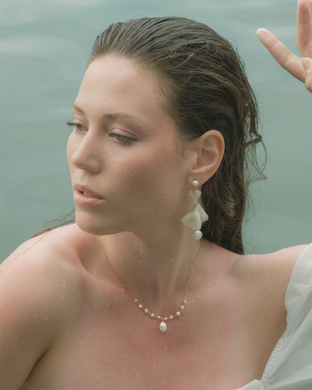 Lou - Bohemian pearl necklace for Contemporary Bride