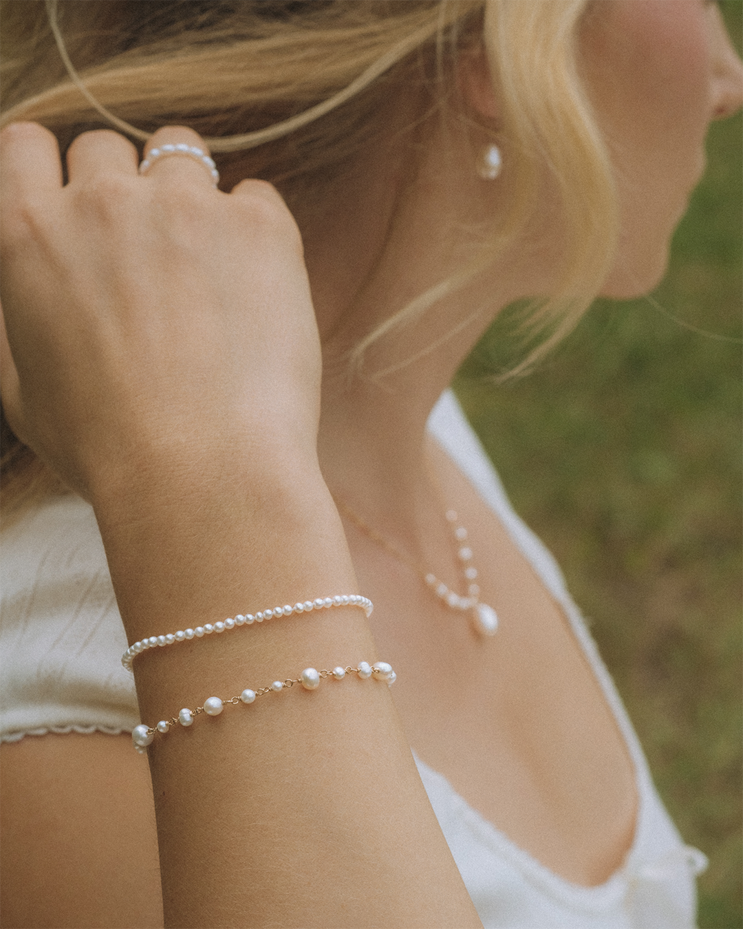 Lou - Dainty Rosary Chain Bracelet with Natural pearl and Toggle Clasp