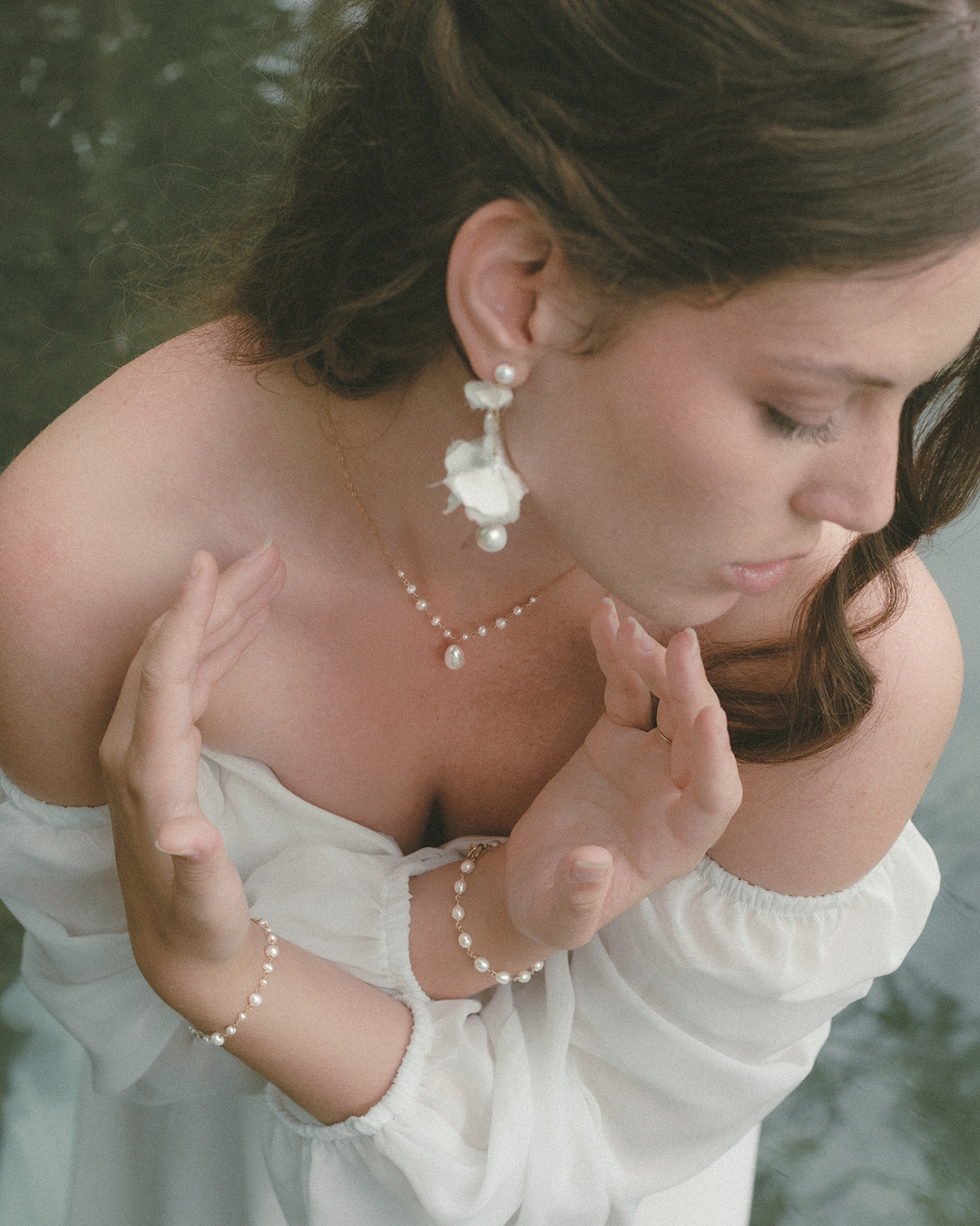 Lou - Bohemian pearl necklace for Contemporary Bride